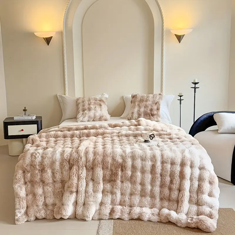 Lola Blankets™