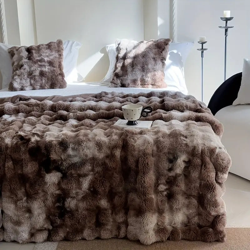 Lola Blankets™