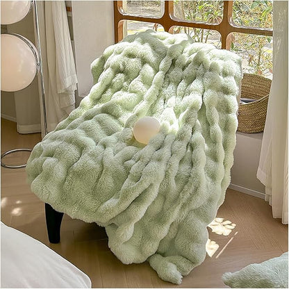 Lola Blankets™