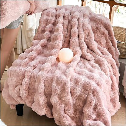 Lola Blankets™
